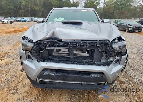 2024 Toyota Tacoma Double Cab z USA, uszkodzony, nr VIN 3TYKB5FN5RT004966